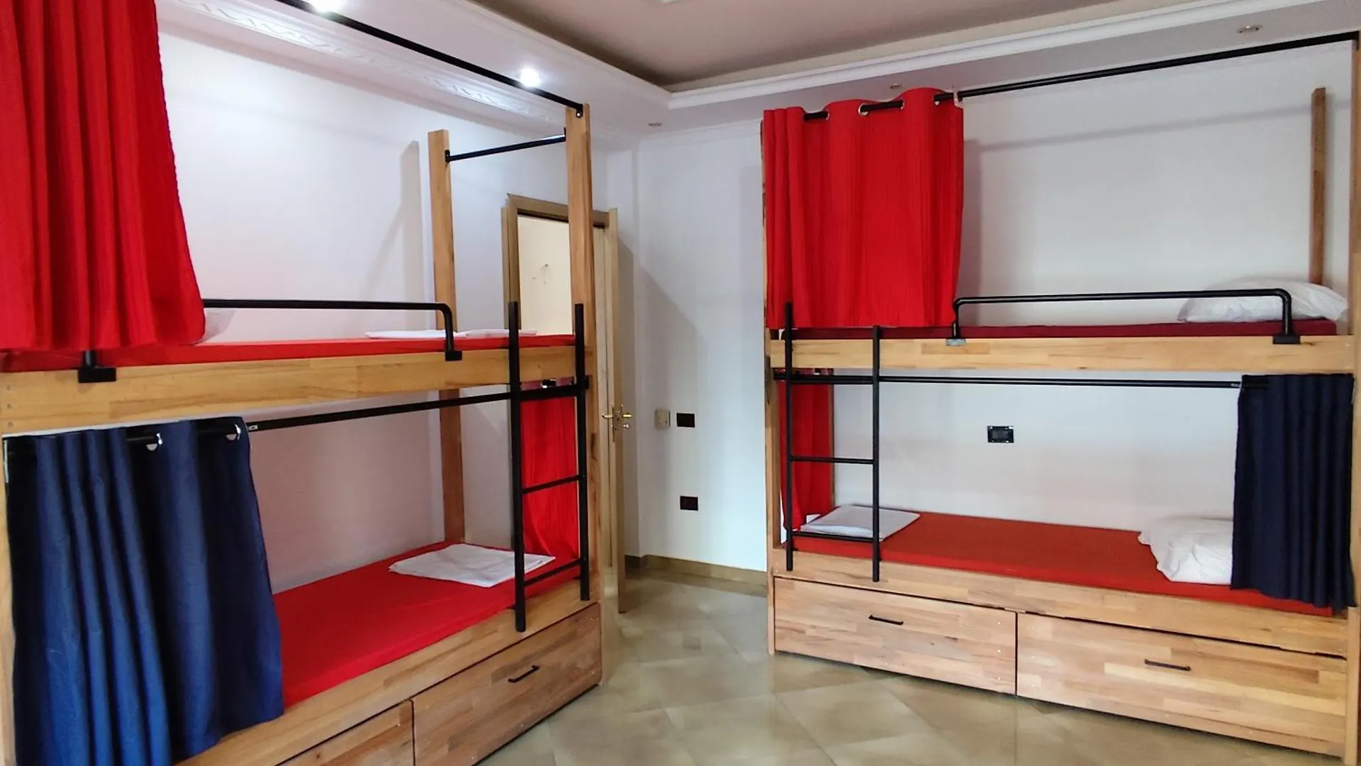 Hostel Albania Villa Tirana 0*,